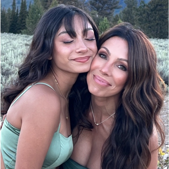 Meet your Posher, Chrystalyn - Picture 1 of 1